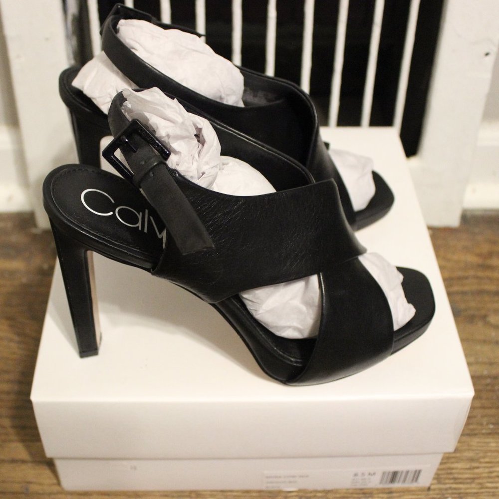 Calvin Klein Pump - Picture 2 of 6
